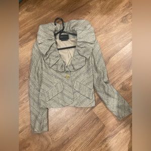 3/$15 
BCBG MAXAZRIA Beige Textured Accent Blazer size XXS.   B1. bcbg